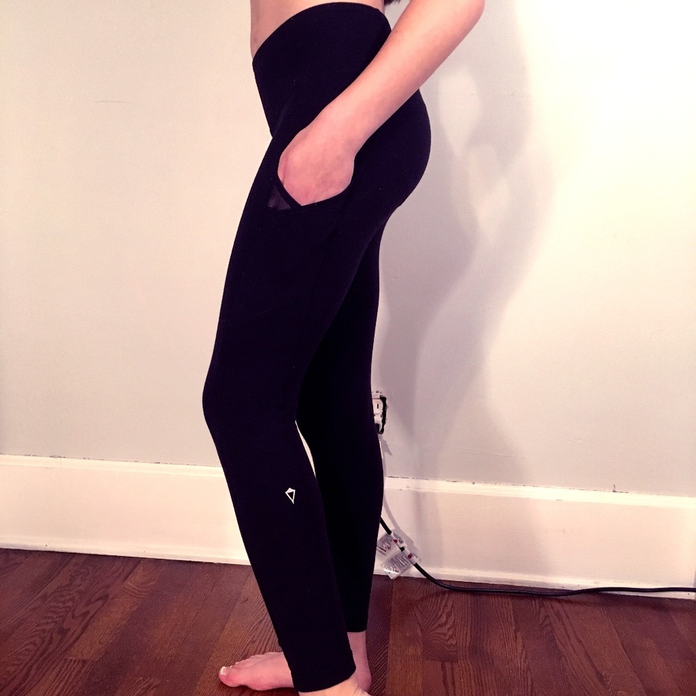 Ivivva lululemon size 10 crop mesh pocket